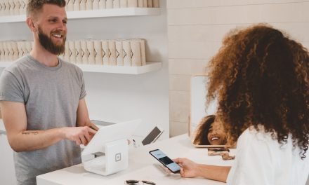 Portage salarial et retraite : les cadres seniors ont-ils intérêt à continuer ?