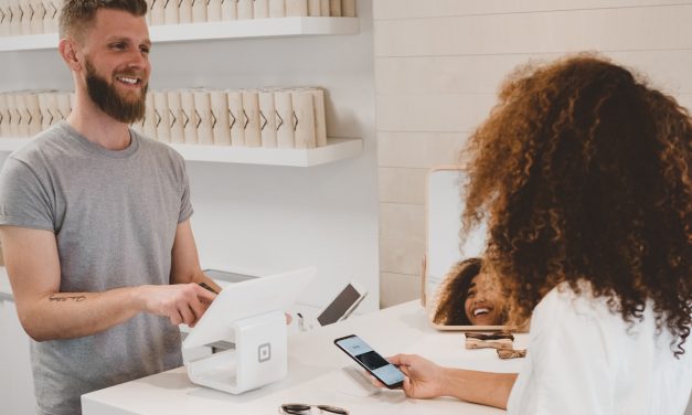 Portage salarial et retraite : les cadres seniors ont-ils intérêt à continuer ?